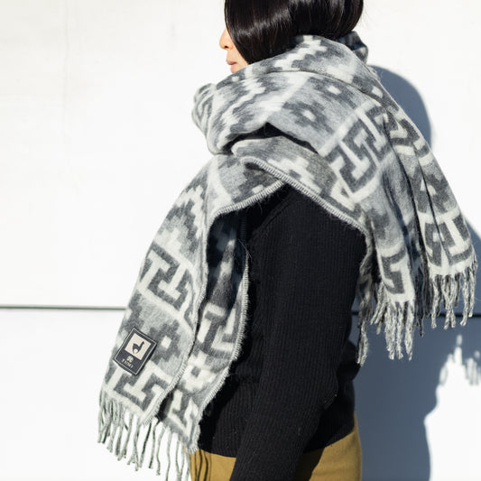 アルパカウール大判ストール (インカ柄)|ホワイト×グレー