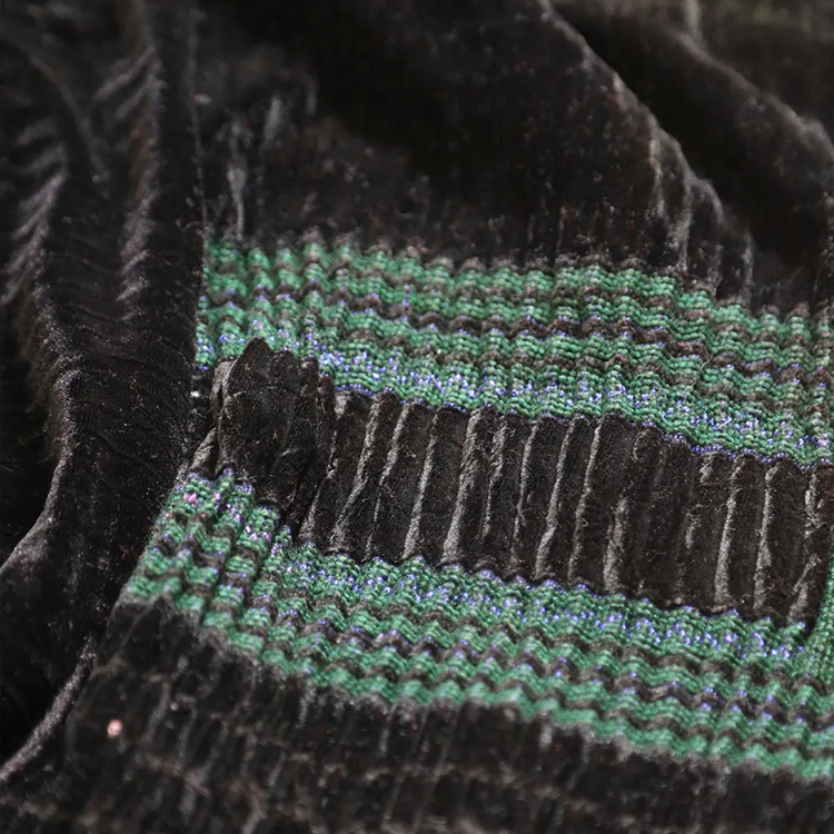 苗族萨鲁埃尔裤子