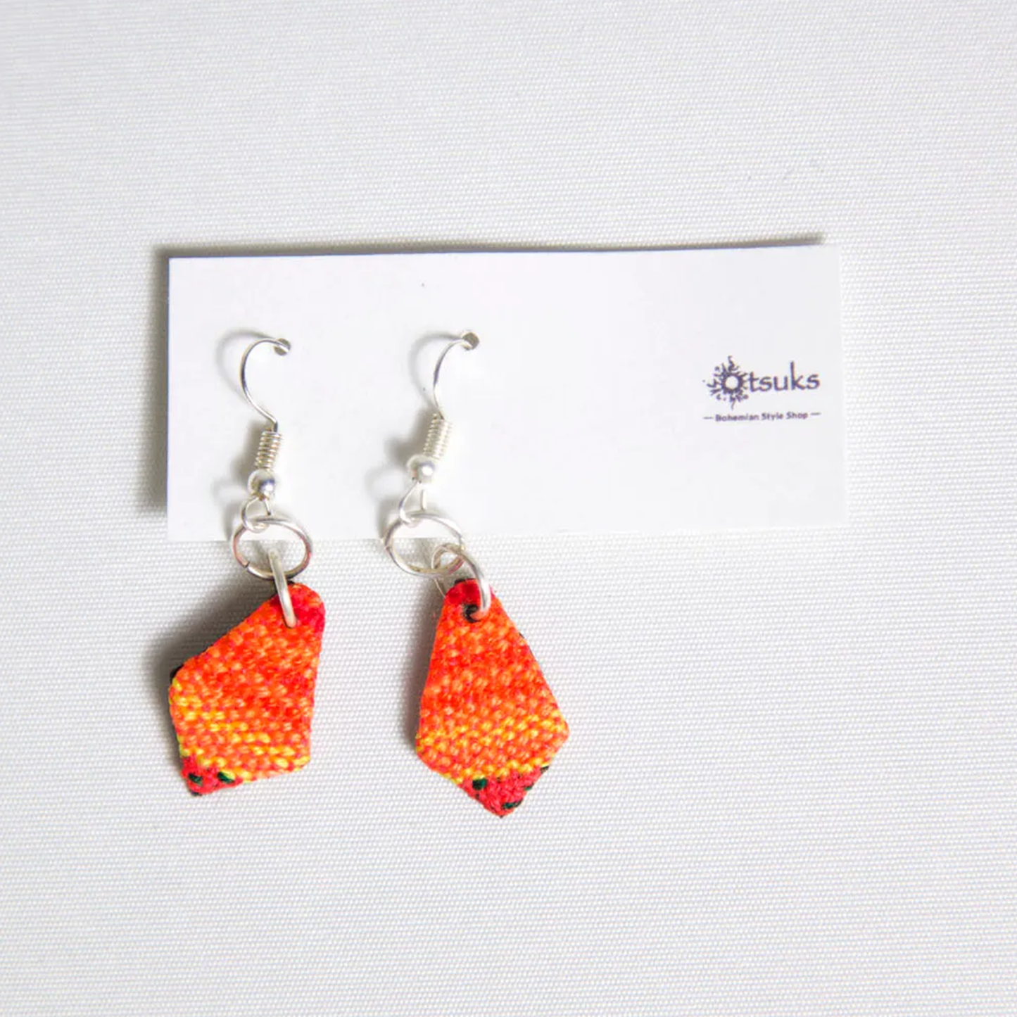 アワヨ布ピアス