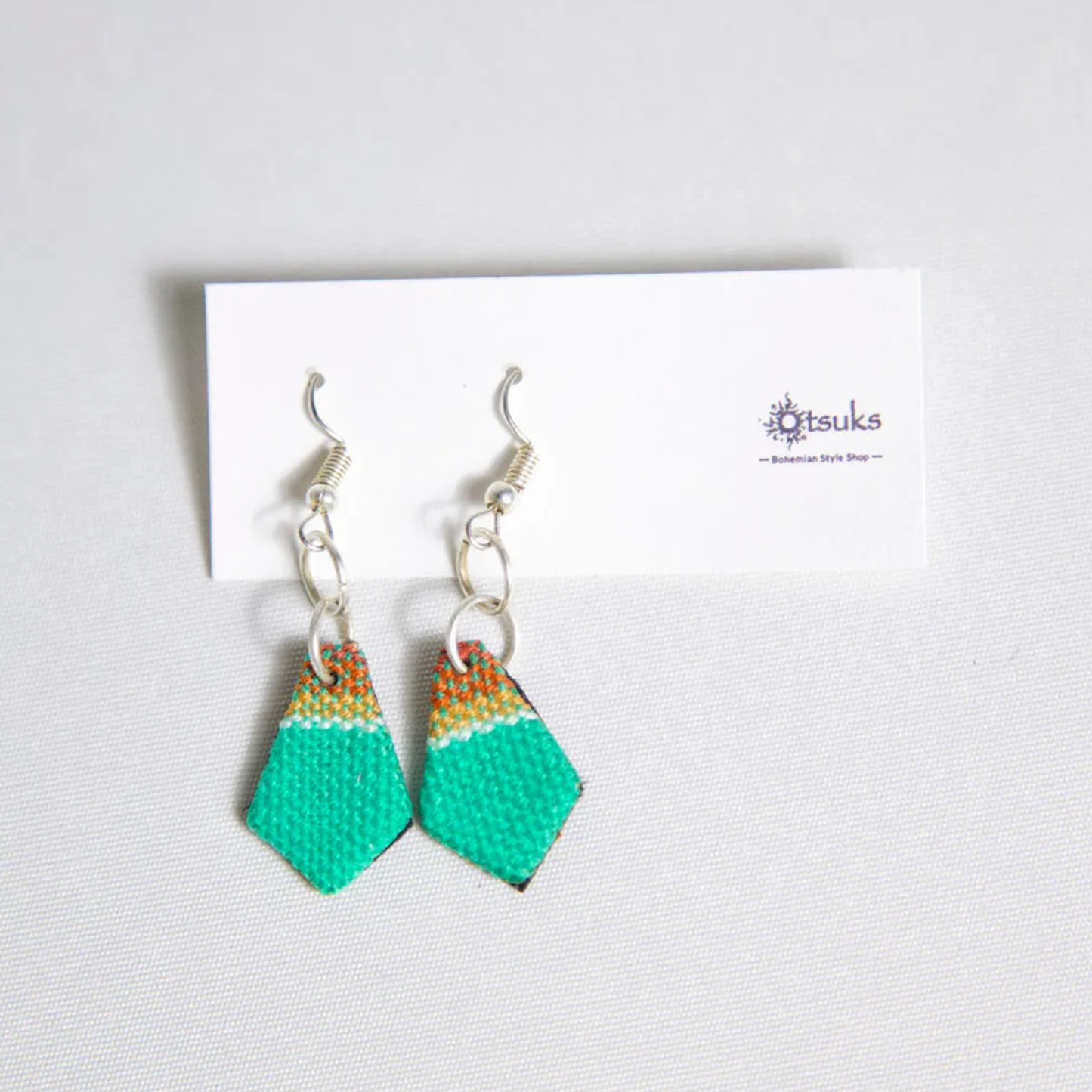 アワヨ布ピアス