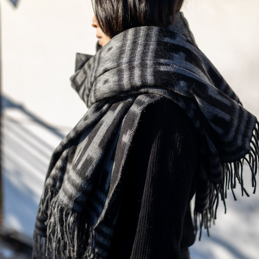 アルパカウール大判ストール(アルパカ柄)|ブラック×グレー